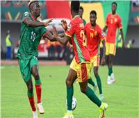 انطلاق مباراة غينيا وزيمبابوي في كأس الأمم الأفريقية