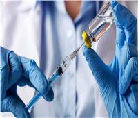 "فايزر" و"بيونتك" تبدآن التجارب السريرية للقاح جديد يستهدف متحور "أوميكرون"