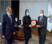 جامعة بنى سويف تكرم أسرة مدير أمن كلية الخدمة الاجتماعية 