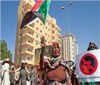 سودانيون يتظاهرون في الخرطوم ضد مبادرة الأمم المتحدة لحل الأزمة