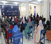 طالبان تعيد فتح الجامعات الرسمية أمام الفتيات .. وتمنع مقاتليها دخول الملاهي بالسلاح