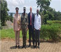 قائد القوات البرية الأوغندي يستقبل السفير المصري في كمبالا