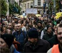 احتجاجات كورونا.. احتلال كانبيرا وغاز بباريس وطوارئ أونتاريو