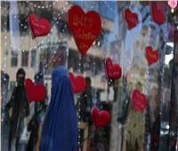 "عيد الحب" في صنعاء وكابول .. يلاحقون اللون الأحمر بالرصاص