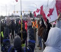 كندا تعتقل محتجي «قافلة الحرية» المعارضين للإجراءات الاحترازية