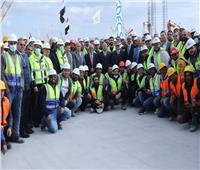 وزير النقل يتفقد البنية الفوقية لمحطة "تحيا مصر" بميناء الإسكندرية