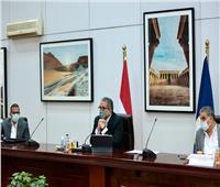 وزير السياحة والآثار يعقد اجتماعاً لمتابعة تداعيات الأزمة الروسية الأوكرانية على القطاع السياحي في مصر