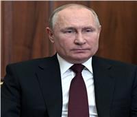 بوتين يواجه العقوبات ضد روسيا بقانون يضع مسئولية جنائية على الجميع