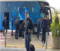 حافلة بيراميدز تصل مطار القاهرة استعدادا للسفر إلى تونس 
