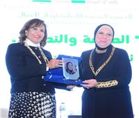 لجنة المرأة بالجمعية المصرية اللبنانية تكرم وزيرة التجارة والصناعة 