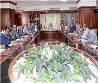 محافظ بني سويف يعقد اجتماعاً لمتابعة معدلات تنفيذ مشروعات الخطة الاستثمارية