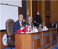وزير النقل يتابع معدلات تنفيذ المشروعات الجارية بميناء الإسكندرية