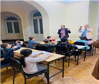 أطفال روسيا في ورشة فنية لفانوس رمضان