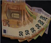 تراجع اليورو متأثراً باحتمال فرض عقوبات جديدة على روسيا