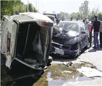 مصرع واصابة 15 شخص في حادث انقلاب سيارة بالطريق الأوسطي 