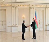 السفير المصري في باكو يقدم اوراق اعتماده لرئيس جمهورية أذربيجان