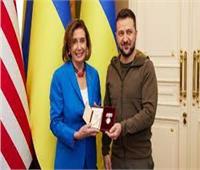 زيلينسكي يستقبل رئيسة مجلس النواب الأميركي في كييف