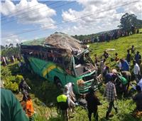 أوغندا.. مصرع 20 شخصا بعد تحطم حافلة ركاب في غرب البلاد