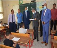 محافظ المنيا يتابع سير امتحانات الصف الرابع بالمدارس