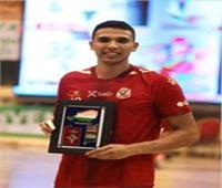 «رجال يد الأهلي»| مهاب سعيد يفوز بجائزة أفضل لاعب في مباراة دون بوسكو الإيفواري 