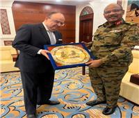 السفير المصري في الخرطوم يلتقي عضو مجلس السيادة الانتقالي في السودان