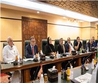 اللجنة العليا للعمرة والحج تجتمع مع مسئولي شركة مطوفي حجاج الدول العربية