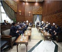 شيخ الأزهر يستقبل رئيس مجلس القيادة اليمني 