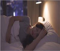 دراسة علمية تحذر: خطر صحي ينجم عن النوم في الضوء حتى الخافت منه