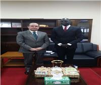 سفير مصر بـ «جوبا» يبحث التعاون المشترك مع وزير البترول الجنوب سوداني