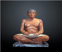 "الكاتب الجالس" تحفة مصرية تزين متحف اللوفر بفرنسا