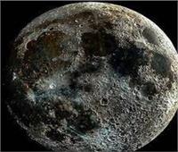 حفر القمر “الغريبة” قد تكون مناسبة للعيش فيها
