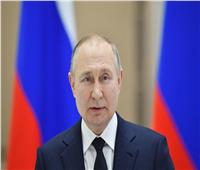 بوتين يصدر مرسوماً للبنوك الروسية يسمح بوقف بعض عمليات الصرف الأجنبي