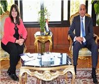 وزيرا الطيران المدنى والهجرة يبحثان تقديم تيسيرات للمصريين بالخارج