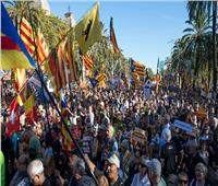 إسبانيا.. كتالونيون يتظاهرون للإنفصال في الذكرى الخامسة للإستفتاء