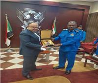وزير الداخلية السوداني يستقبل السفير المصري لدى السودان