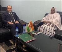 السفير المصري يلتقي مع وزيرة البيئة النيجرية لتنسيق المشاركة في مؤتمر المناخ