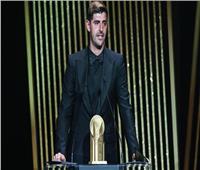 كوروتوا يحصد جائزة أفضل حارس في العالم 2022