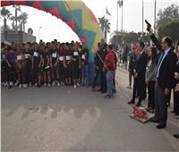 رئيس جامعة حلوان يطلق شارة بدء المارثون الرياضي  بمشاركة حوالي 1000 طالب 