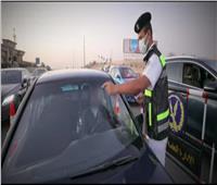 سحب 2011 رخصة من قائدي السيارات لعدم تركيب الملصق الإلكتروني 