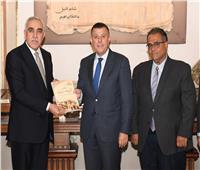 رئيس جامعة عين شمس يلتقي السفير العراقي بـ" قصر الزعفران"