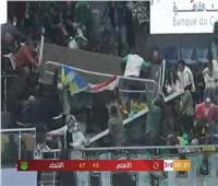 سوبر السلة| توافد سيارات إسعاف على صالة حسن مصطفى بعد سقوط سور جماهير الاتحاد 