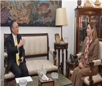 وزيرة الثقافة تلتقي سفير اليابان في القاهرة لبحث التعاون بين البلدين