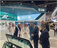 وزير الدولة للإنتاج الحربي يتفقد الجناحين الإماراتي والسعودي بمعرض الدفاع «IDEX 2023»