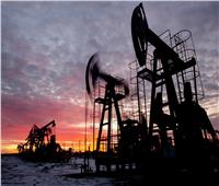 «النفط» .. حائر بين التشديد النقدي وانتعاش طلب الصين
