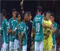 عقوبة قاسية من الاتحاد المكسيكي لحكم ضرب لاعبًا خلال المباراة