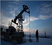 «إلى وجهات مجهولة».. النفط الروسي يواصل التدفق رغم العقوبات بفضل «إجراءات غامضة»