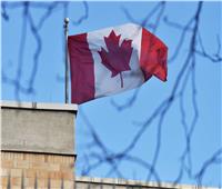 نشطاء بيئيون يسكبون الطلاء أمام مكتب رئيس الوزراء الكندي في أوتاوا