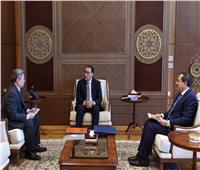رئيس الوزراء يستعرض مع نائب رئيس "أباتشي" العالمية استثمارات الشركة في مصر 