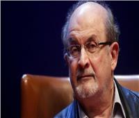 بعد 9 أشهر من تعرضه للطعن .. سلمان رشدي : حرية التعبير بالغرب في خطر
