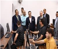 نائب رئيس جامعة الأزهر لشئون التعليم  يشيد بنظام الاختبارات الإلكترونية التجريبي بتربية بنين القاهر